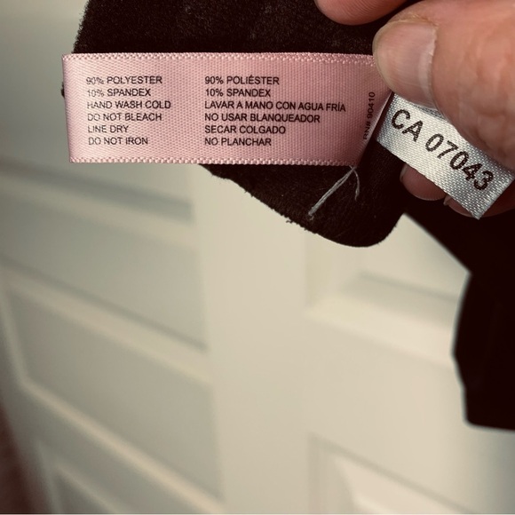 Juicy Couture Intimates Black Padded Push Up Bra Gold Metal Heart Sz 42D - Picture 10 of 13